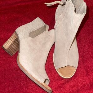 TOMS Majorca Peep Toe Booties sz9 EUC